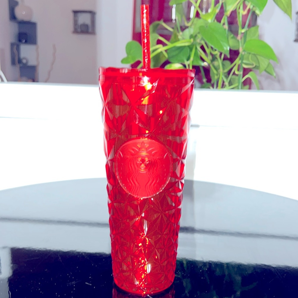 Starbucks’ Tumbler Christmas’s time